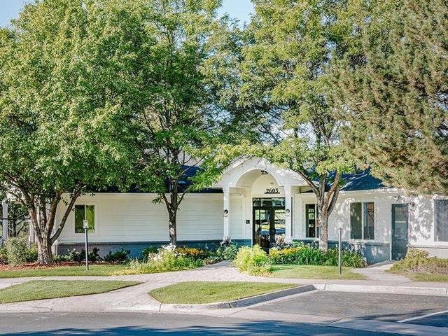 2605 S Miller Dr - Photo 7 of 34