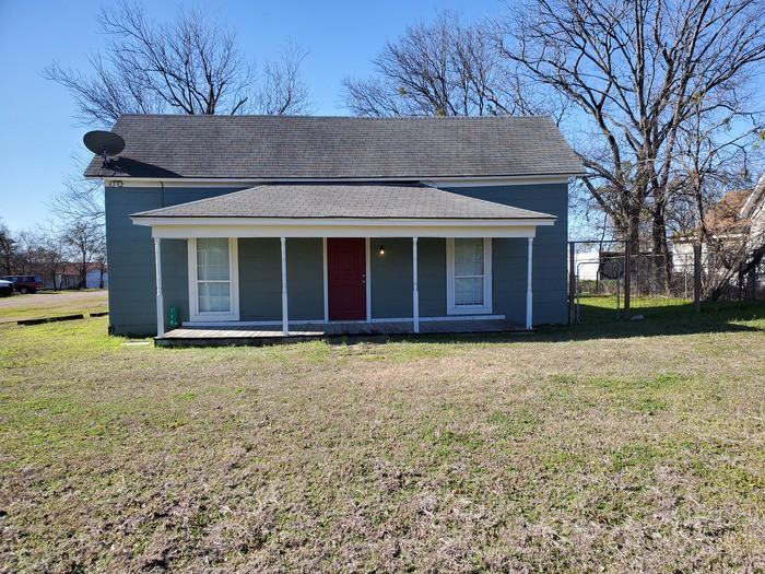 118 South Broadway Street - Photo 2 of 15