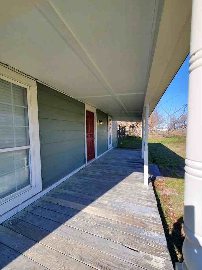 118 South Broadway Street - Photo 3 of 15