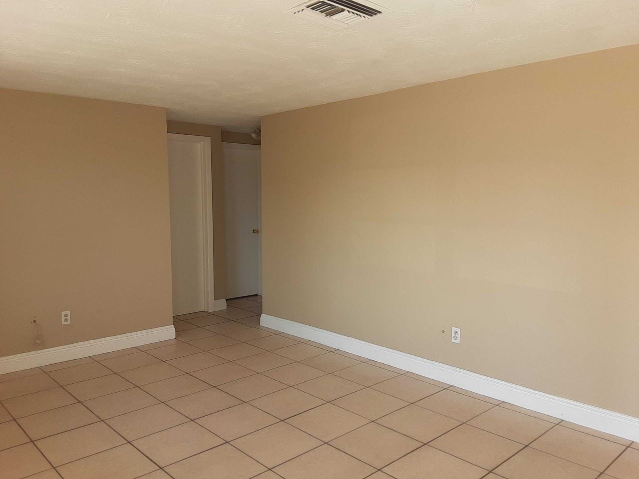 5125 Tammy Ln - Photo 2 of 10