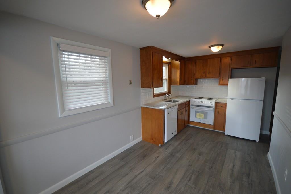 93 Central Street - Photo 3 of 7