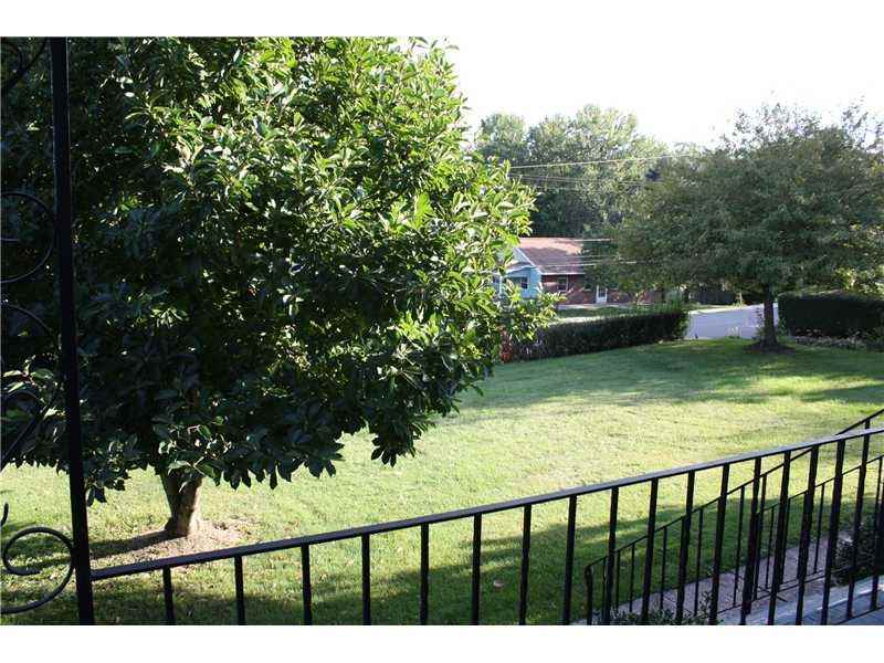 219 Stark Ave - Photo 3 of 8