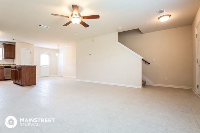 2515 Queen Bee Drive - Photo 2 of 15