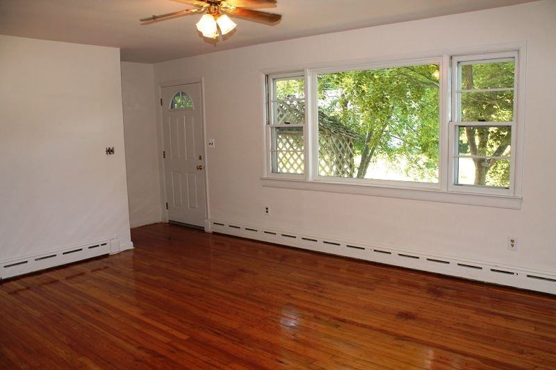 62 Oakwood Ave - Photo 3 of 10