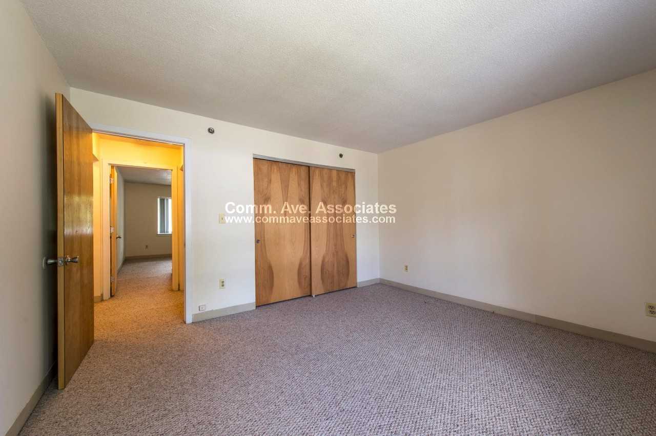 150 North Beacon Street - Photo 3 of 7