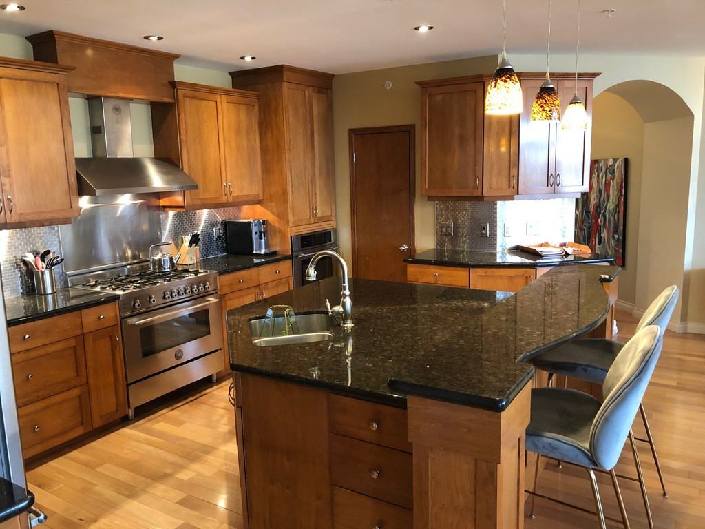 Penthouse with Golf Course and City Views (RP146) - Photo 2 of 21