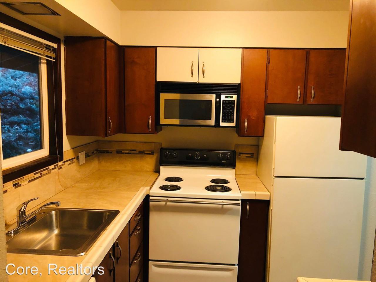 SW Terri Ct. - Photo 3 of 11