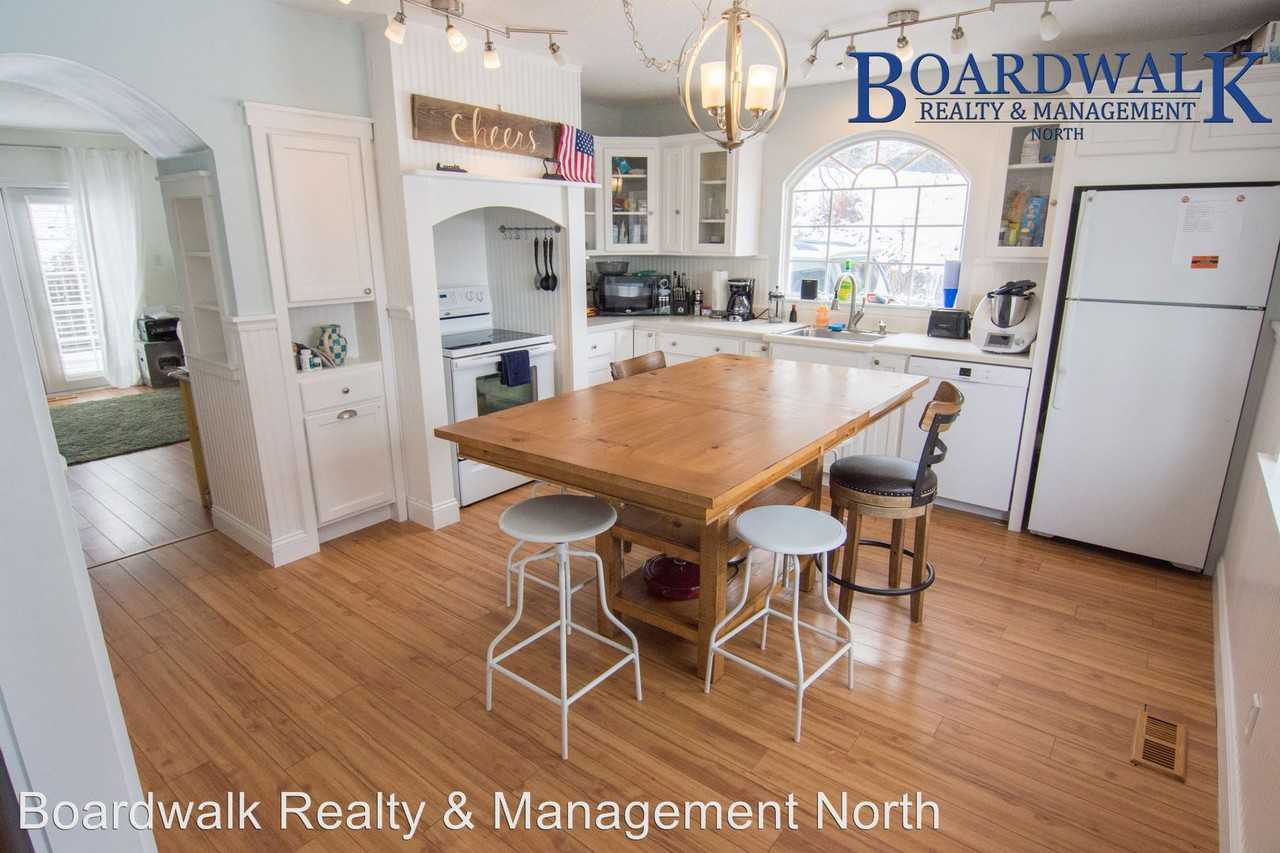 2594 Viking Dr - Photo 2 of 22