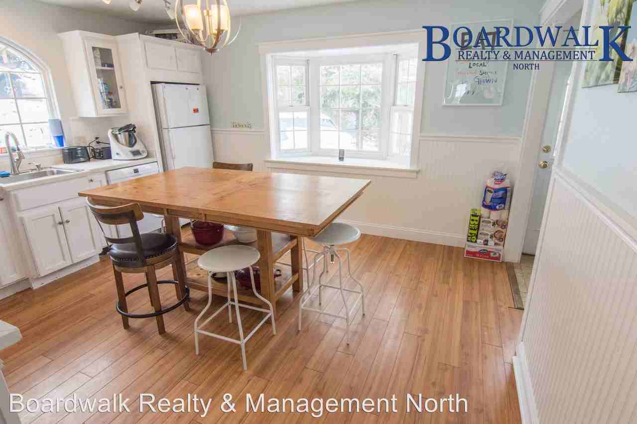 2594 Viking Dr - Photo 3 of 22