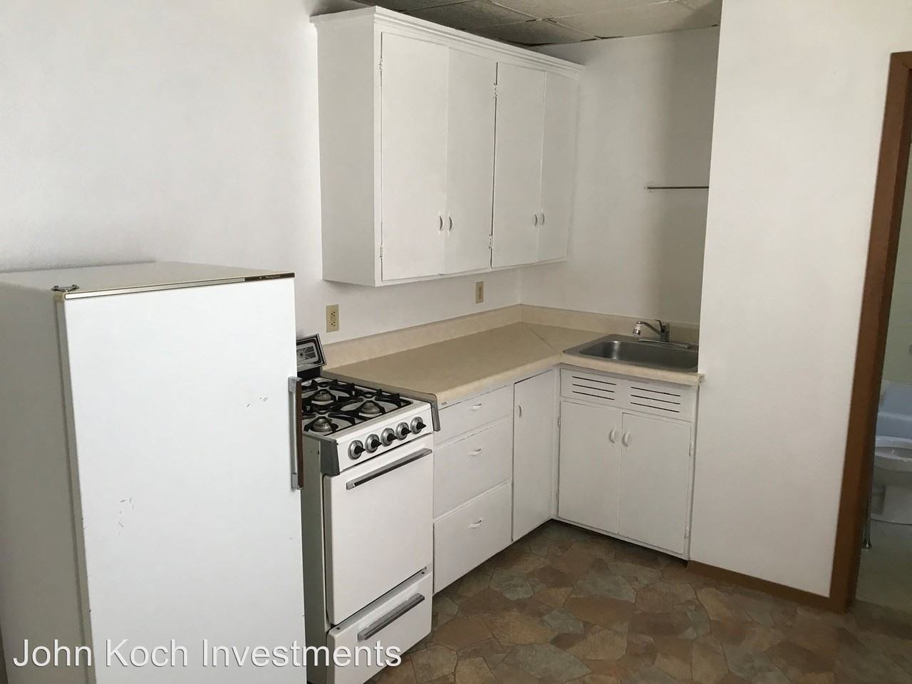 302 N Spring - Photo 2 of 9