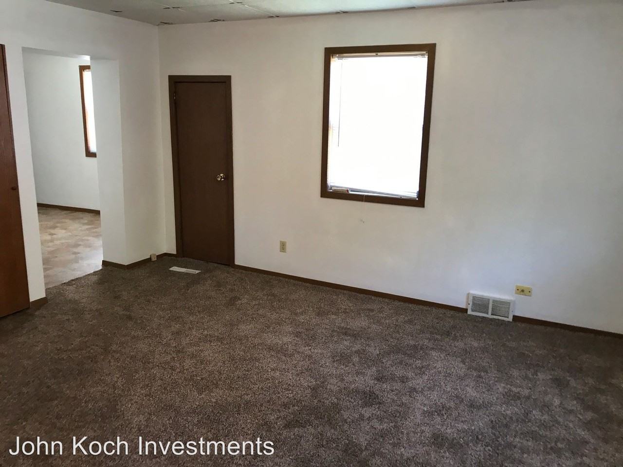 302 N Spring - Photo 3 of 9