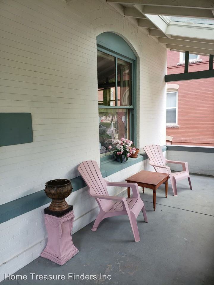 2113 E 16th - Photo 3 of 18