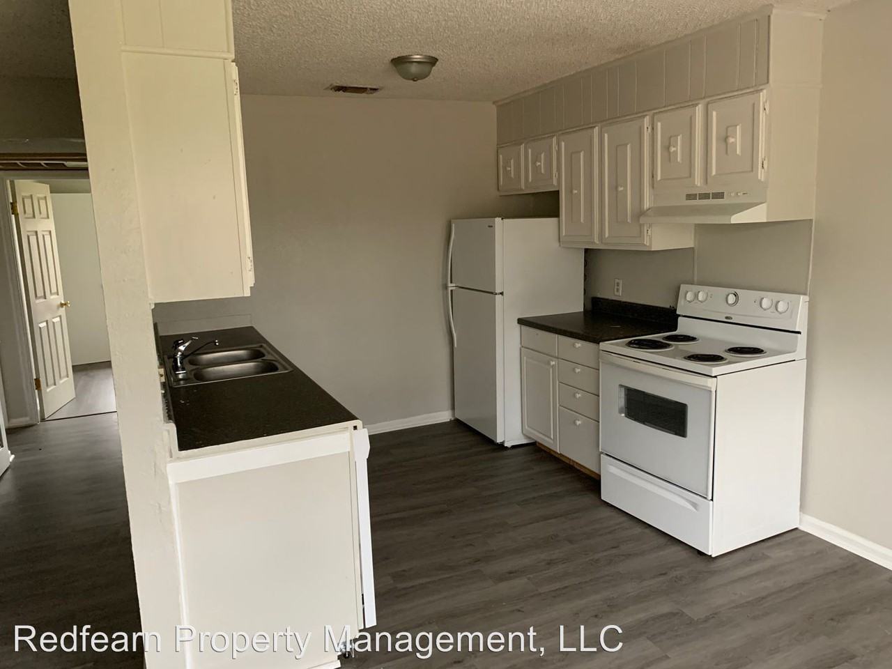 102 Goodson - Photo 2 of 4