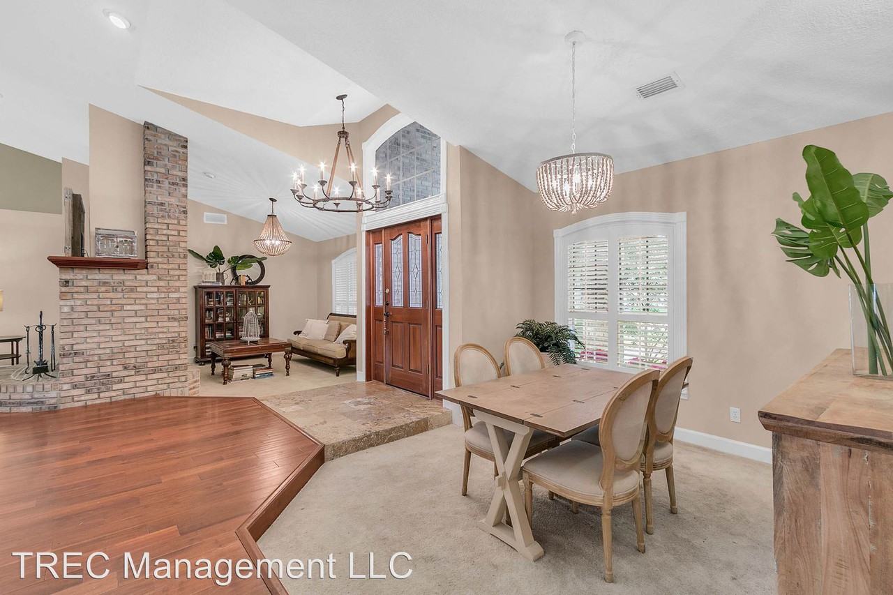 15052 Green Valley Boulevard - Photo 3 of 19