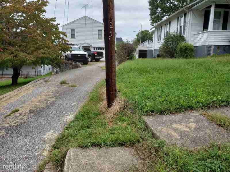 1323 Watts St Charleston - Photo 2 of 19