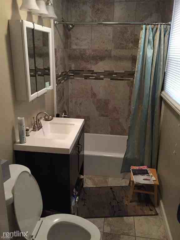 204 Robinson Street - Photo 3 of 8