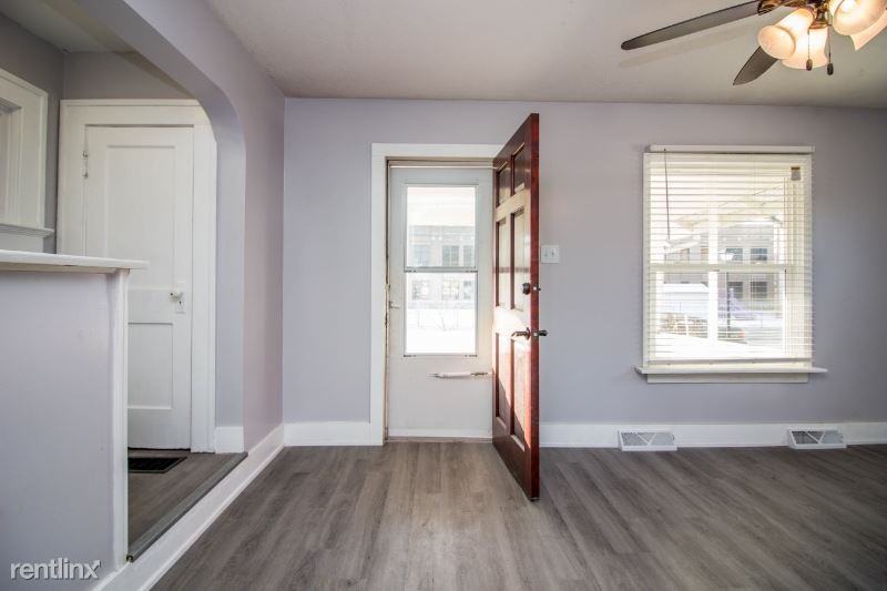 410 Maxine Dr - Photo 3 of 36