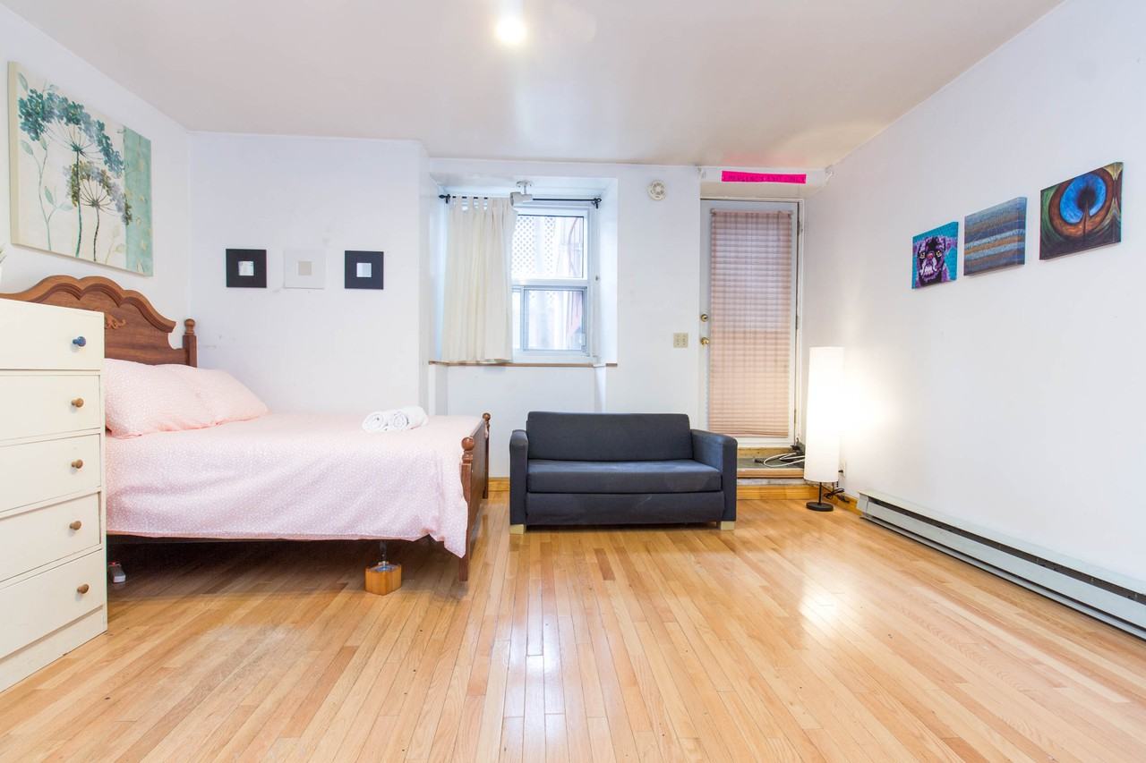 538 Rue Prince Arthur Ouest #B - Photo 7 of 13