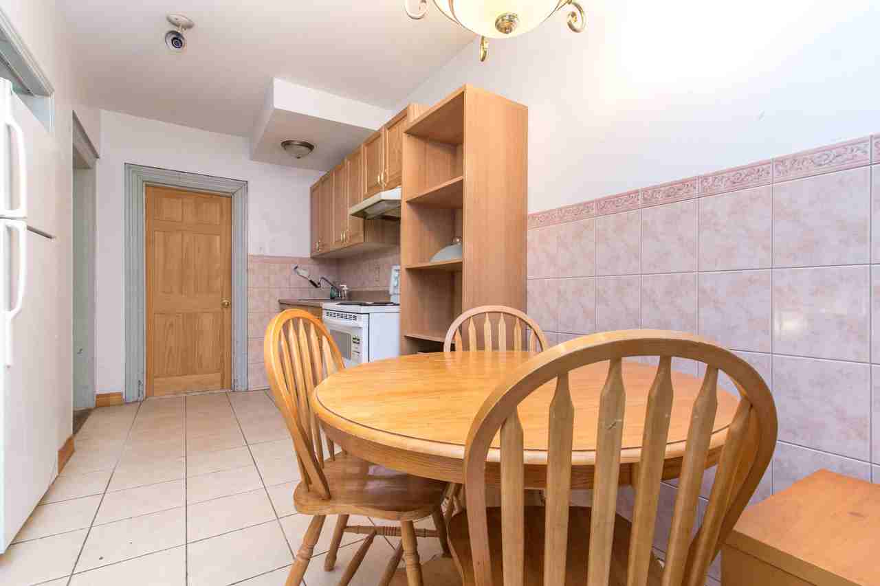 538 Rue Prince Arthur Ouest #B - Photo 2 of 13