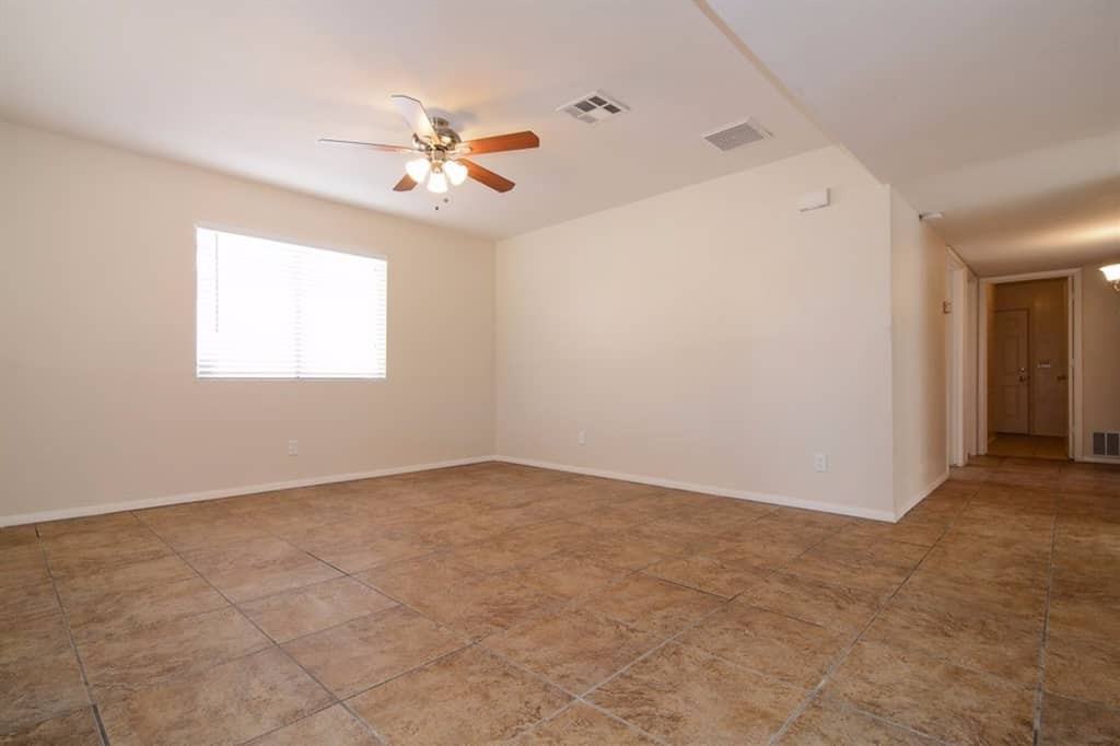 6637 N 54th Ave - Photo 3 of 22