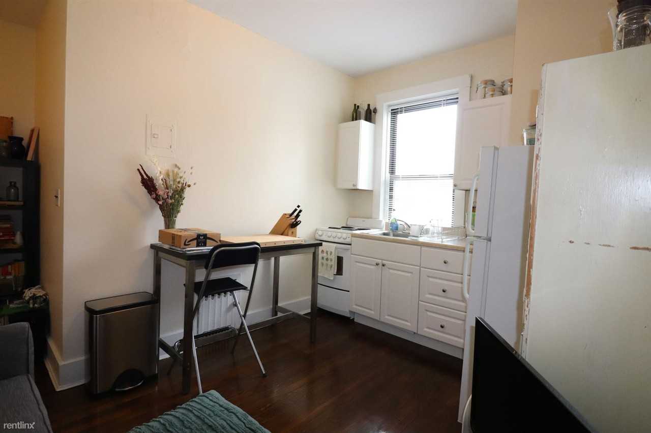 126 Babcock St - Photo 3 of 20