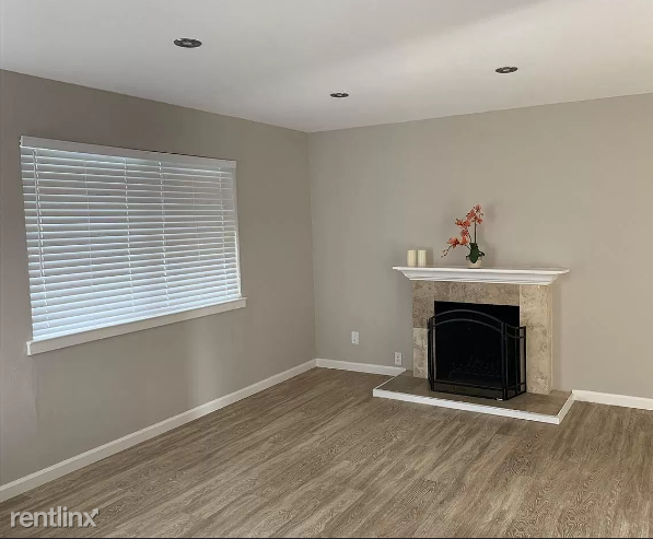 2948 Richard Ave - Photo 2 of 5