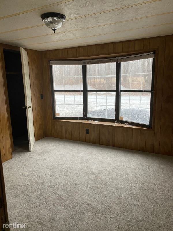 33 Peter Dr - Photo 3 of 14
