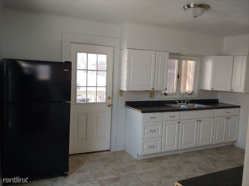 78 Kent St 1 - Photo 2 of 16