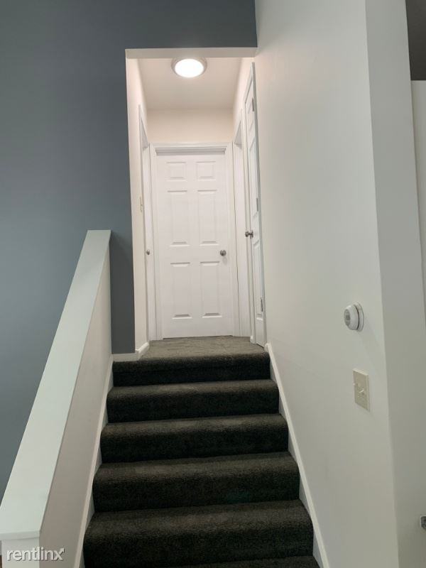 501 Ryan Lane 2e - Photo 3 of 18