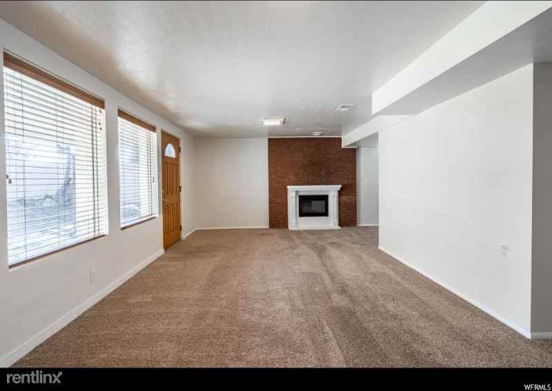 2440 N 750 E - Photo 2 of 9