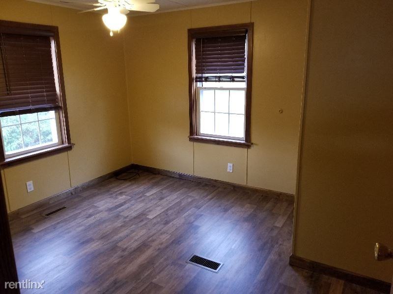 226 Stiles Rd - Photo 3 of 10