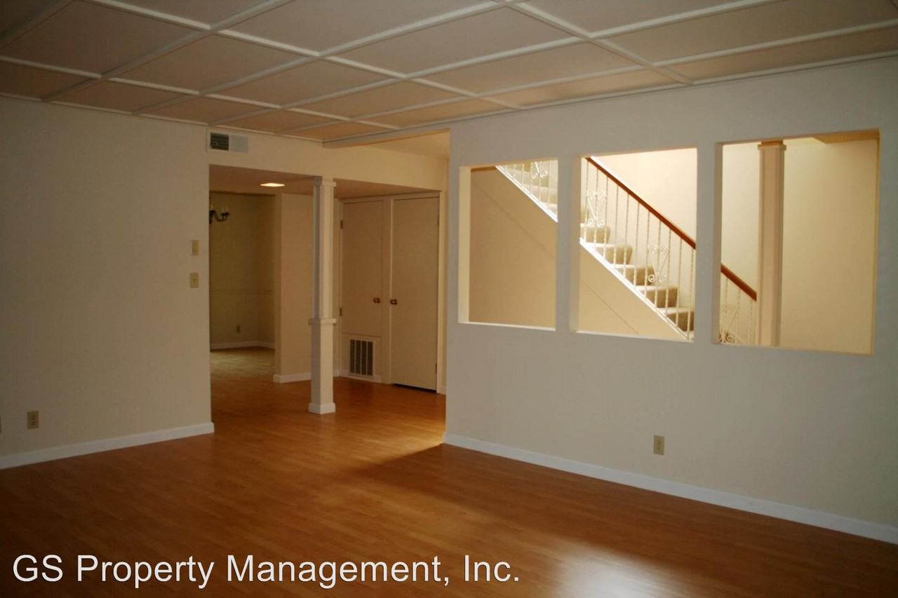 302 Poe Street - Photo 3 of 13