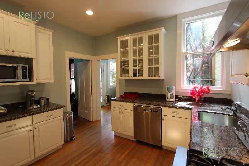 619 Bosworth St - Photo 3 of 14