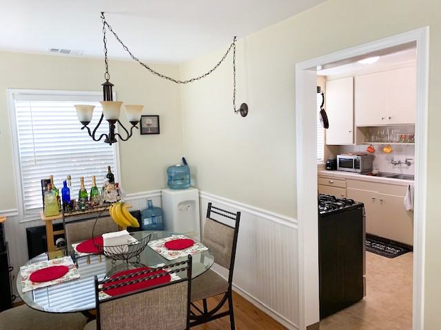 2249 Elliott St - Photo 3 of 7