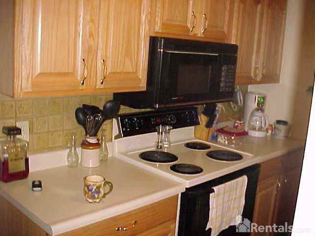 952 Ravine Dr - Photo 3 of 10