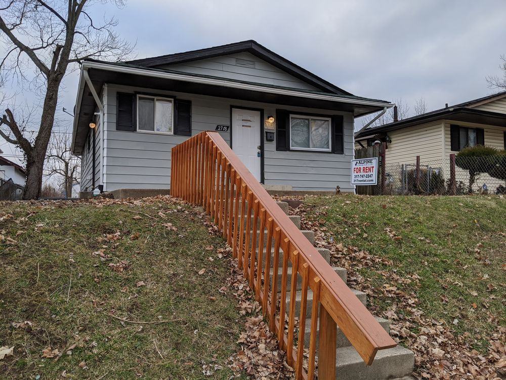 2718 N Dearborn St - Photo 2 of 21