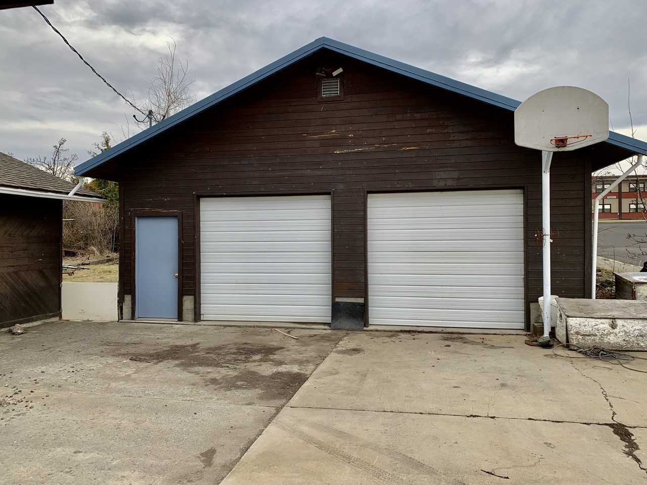 824 Lincoln St - Photo 2 of 17