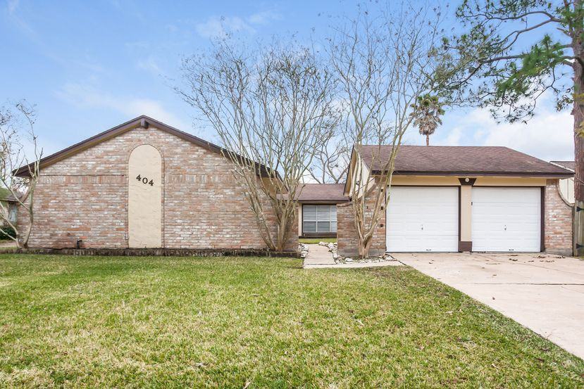 404 Broadmoor St - Photo 2 of 27