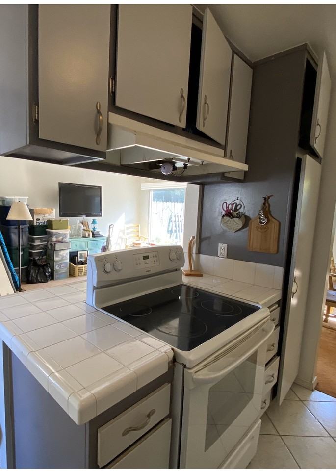 1622 Iowa St - Photo 3 of 5