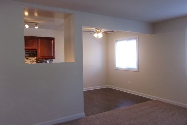 Sherwood Forest - Photo 5 of 32