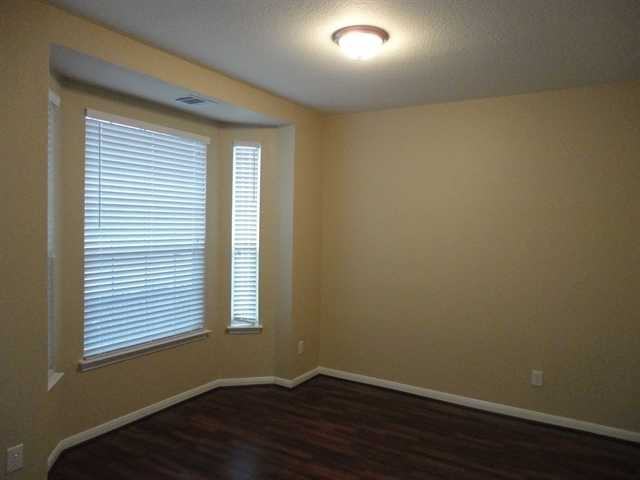 2112 Speidel Dr - Photo 2 of 20