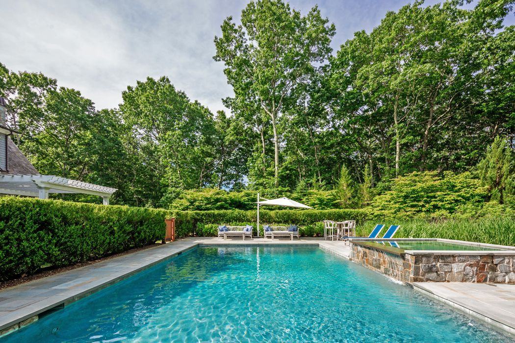 496 Wainscott Harbor Road - Photo 2 of 33