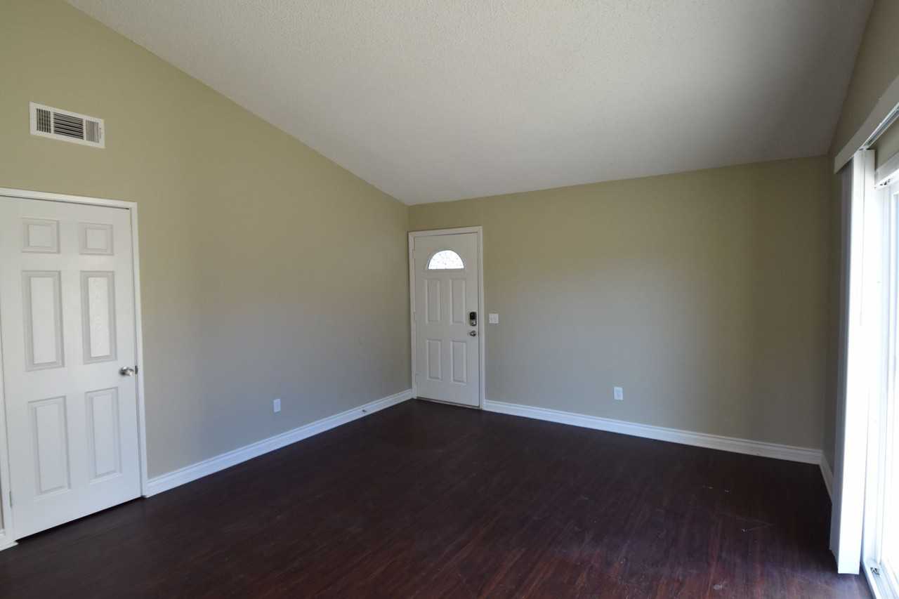 7340 Lydia Ave - Photo 2 of 14