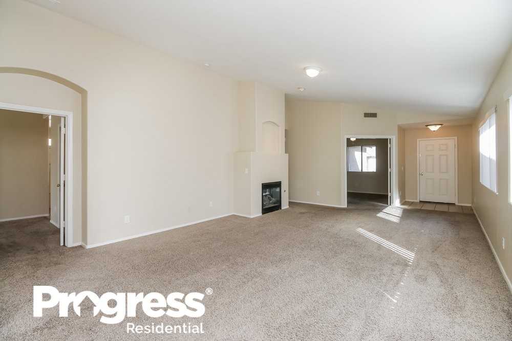 10963 W Elm Ln - Photo 3 of 16