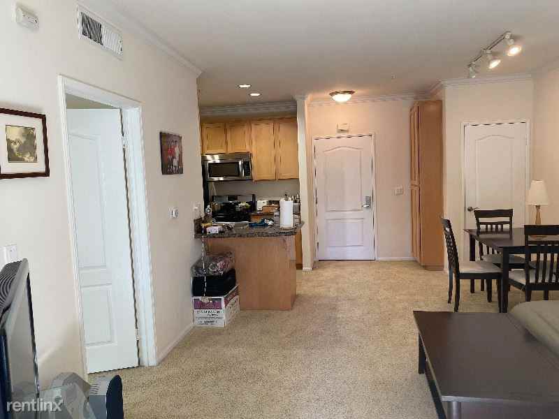 609 St Paul Ave 502 - Photo 2 of 10