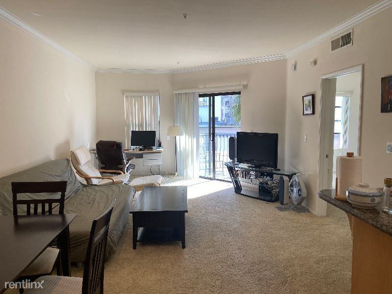 609 St Paul Ave 502 - Photo 3 of 10