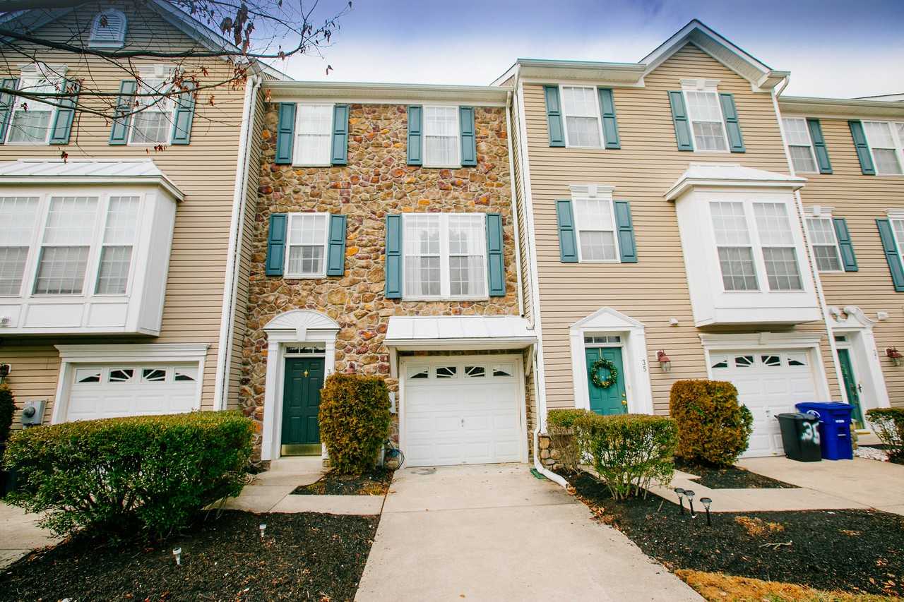 33 Falcon Ln - Photo 2 of 20