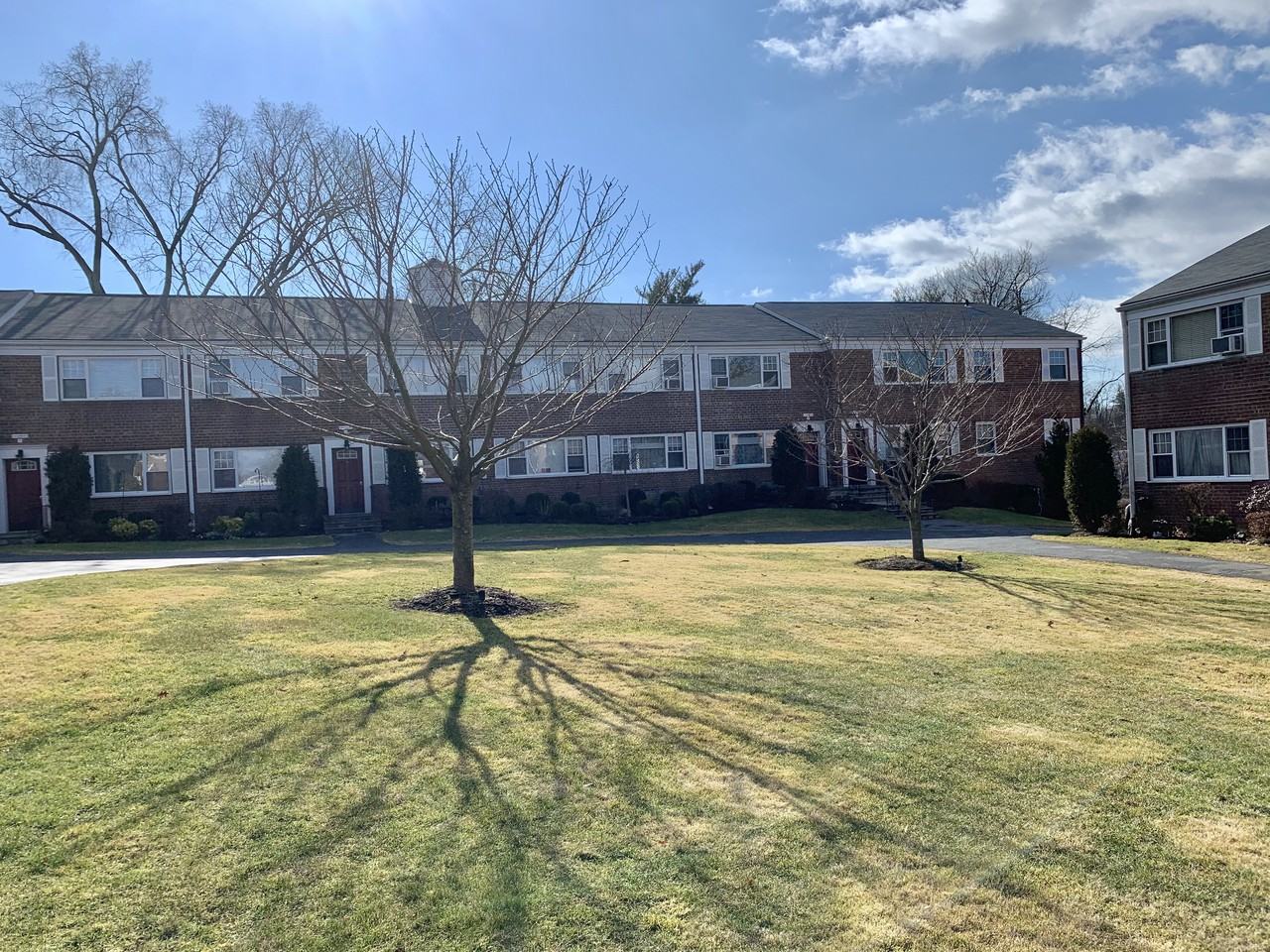 11 Westview Ave - Photo 2 of 14