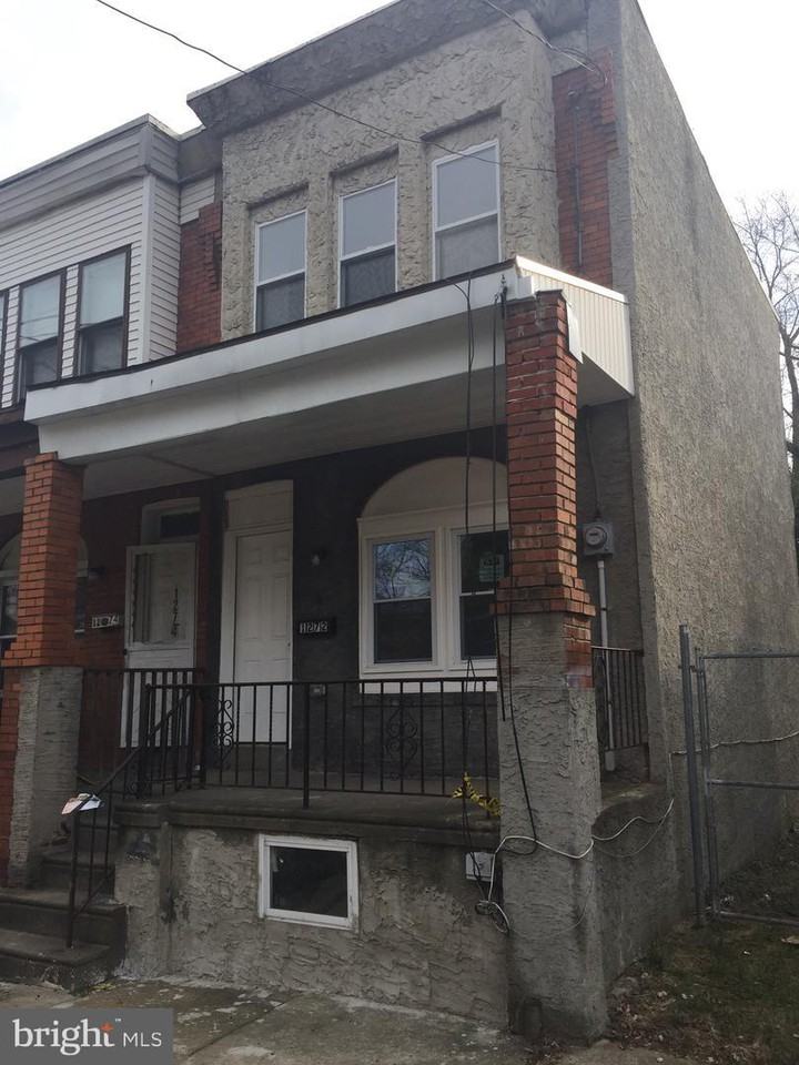 1272 Landsdown Ave - Photo 3 of 16