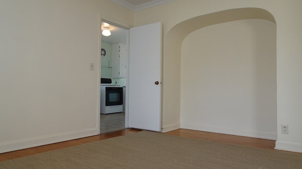 2620 N Ripley St - Photo 3 of 8